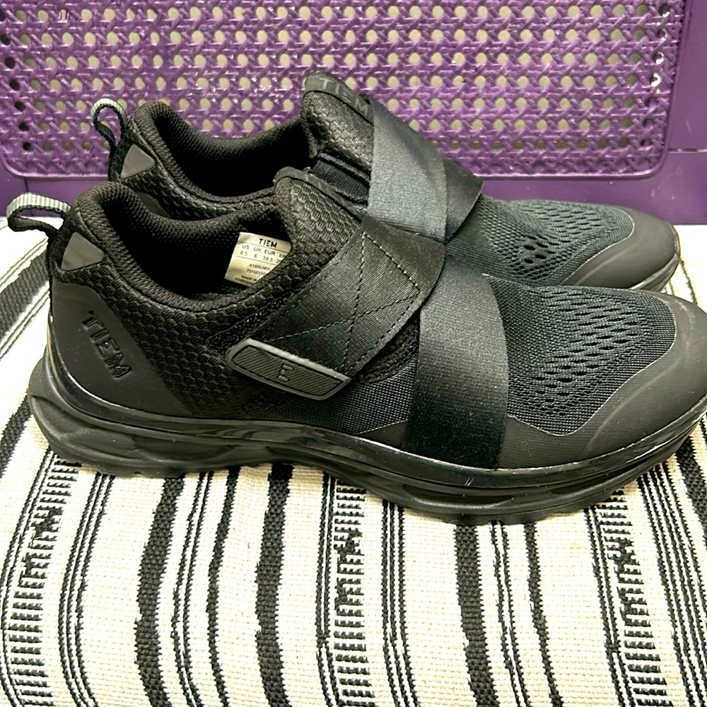 8.5 Tiem Cycling Shoes with clips